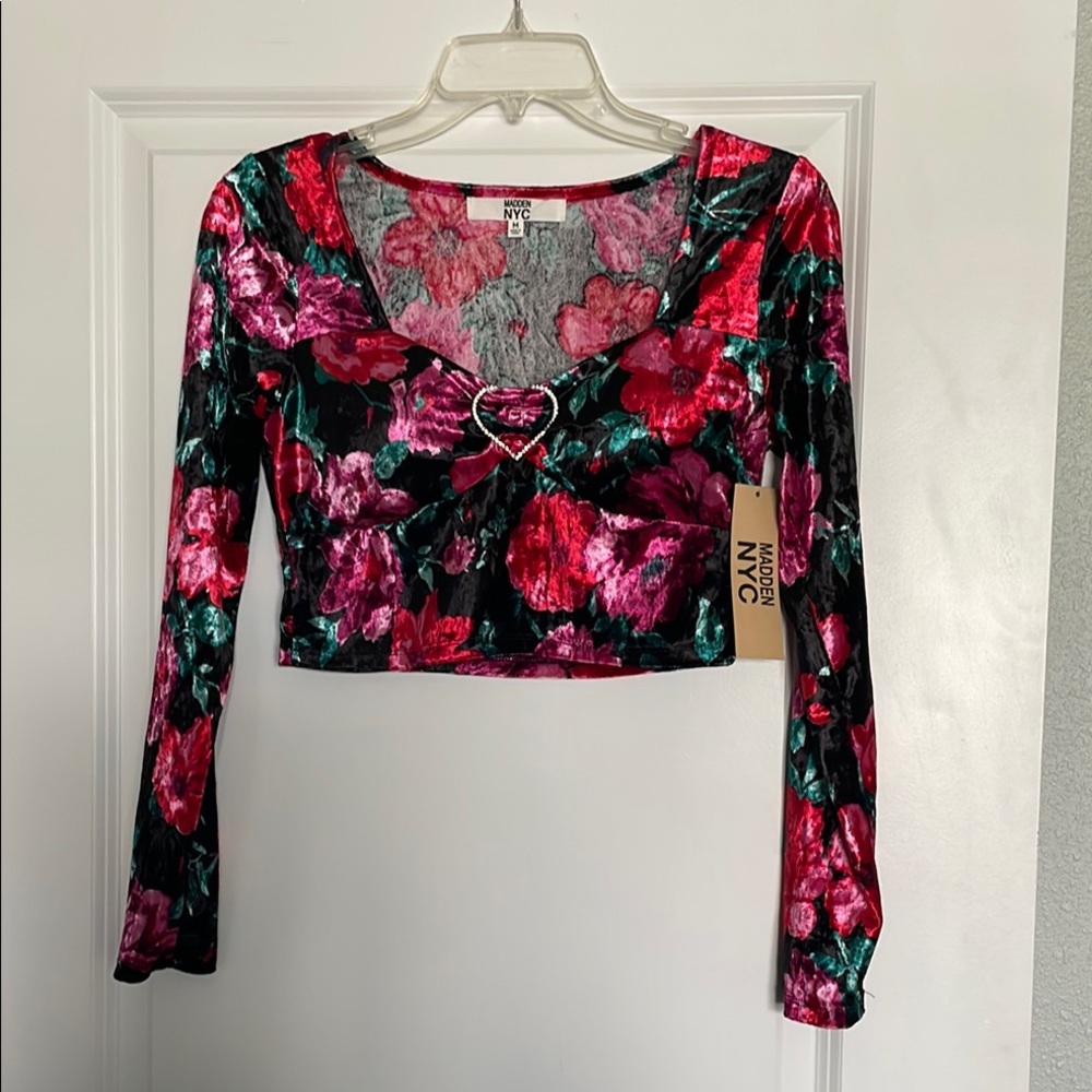 NYC Pink Floral 🌸Long Sleeve Crop Blouse
Juniors size M (7-9) - Picture 1 of 3